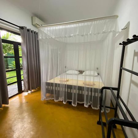 Pearl Villa Rooms And Hostel Unawatuna Exterior photo