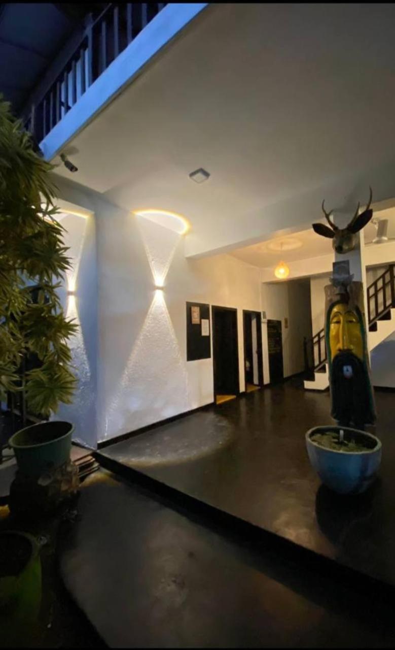 Pearl Villa Rooms And Hostel Unawatuna Exterior photo