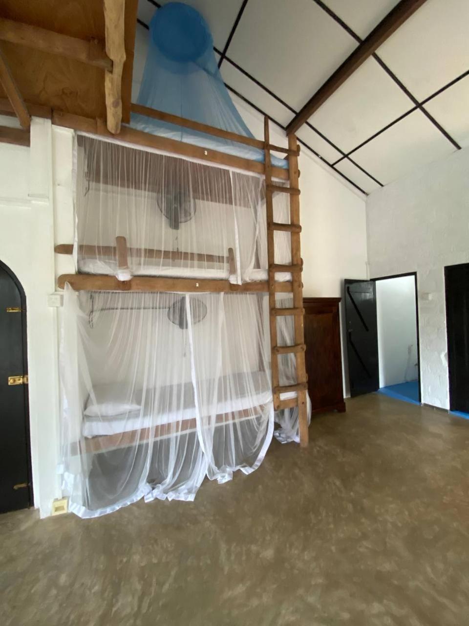 Pearl Villa Rooms And Hostel Unawatuna Exterior photo