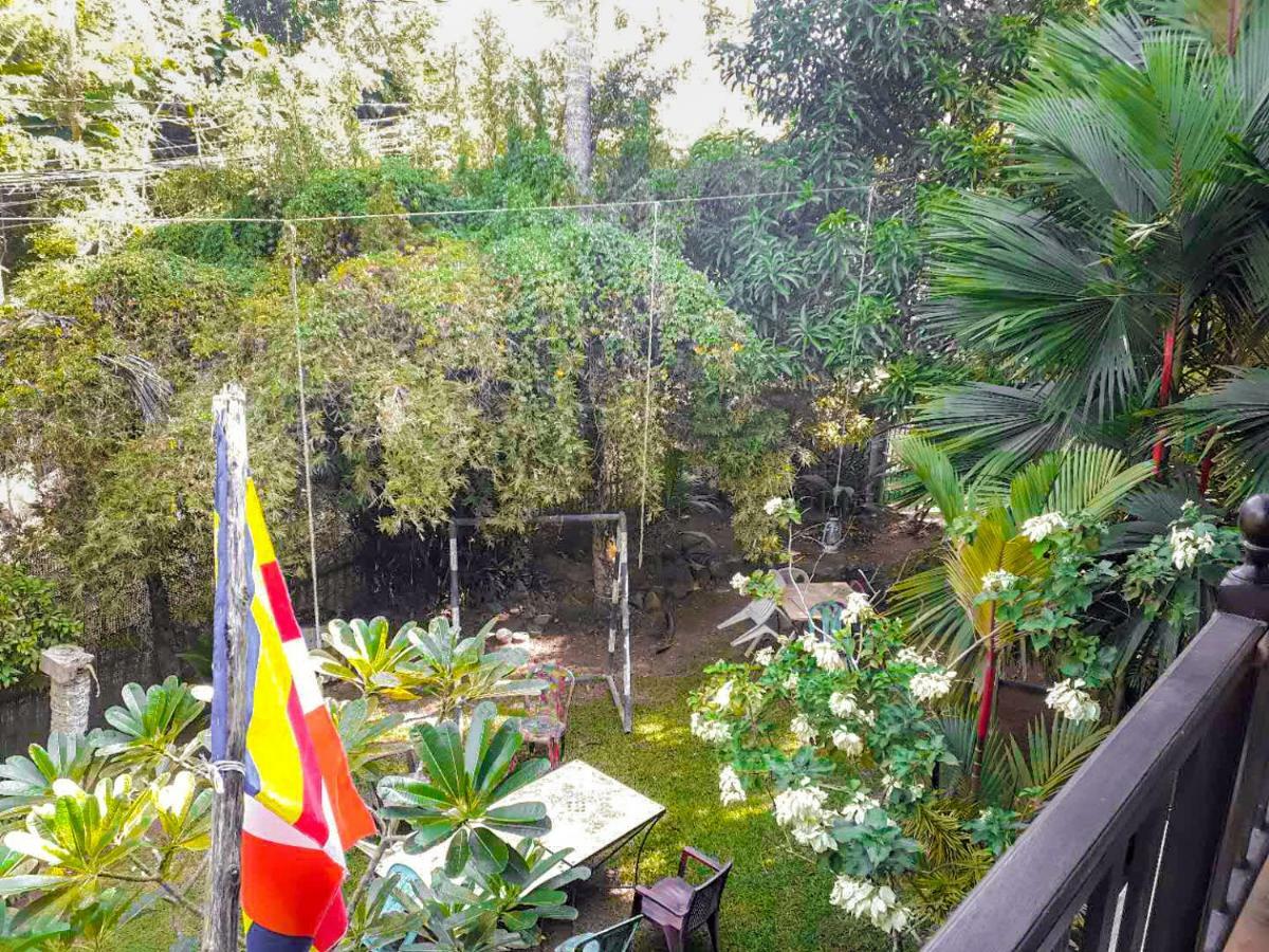Pearl Villa Rooms And Hostel Unawatuna Exterior photo