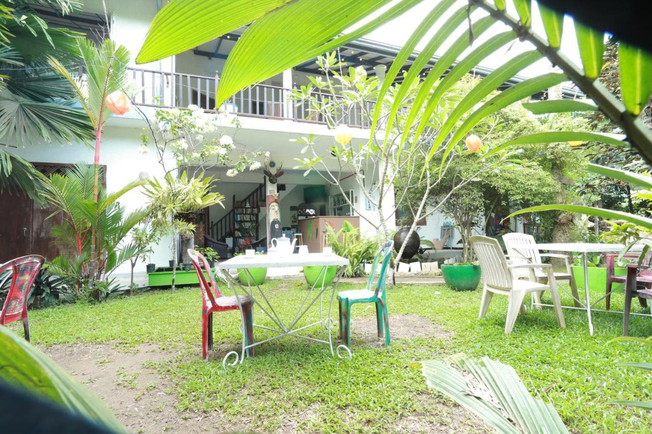 Pearl Villa Rooms And Hostel Unawatuna Exterior photo